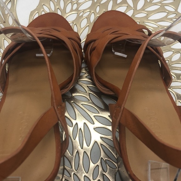 Bamboo Vegan Leather Weaved Vamp Chunky Heel Sandals Size 6.5 - Picture 8 of 10